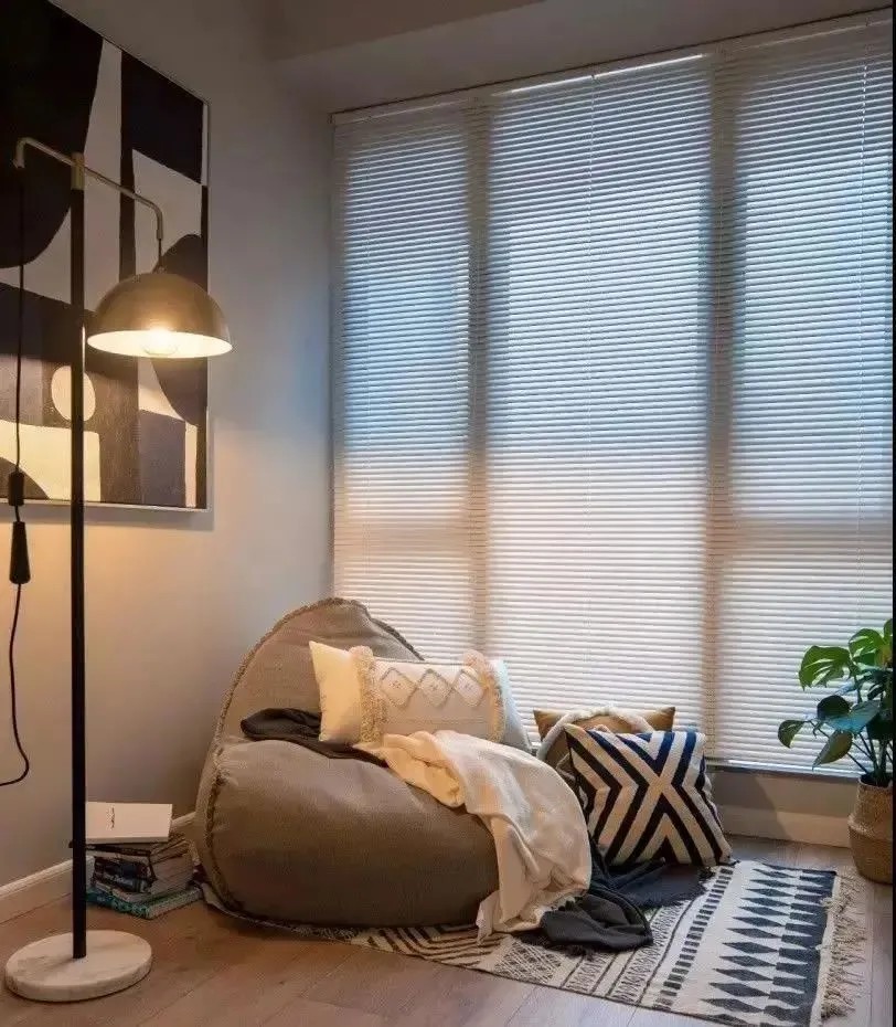 Are Wooden Venetian Blinds Effective for Blackout?